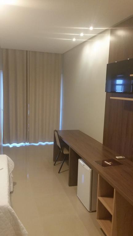 Kamur Plaza Hotel Goianesia Phòng bức ảnh