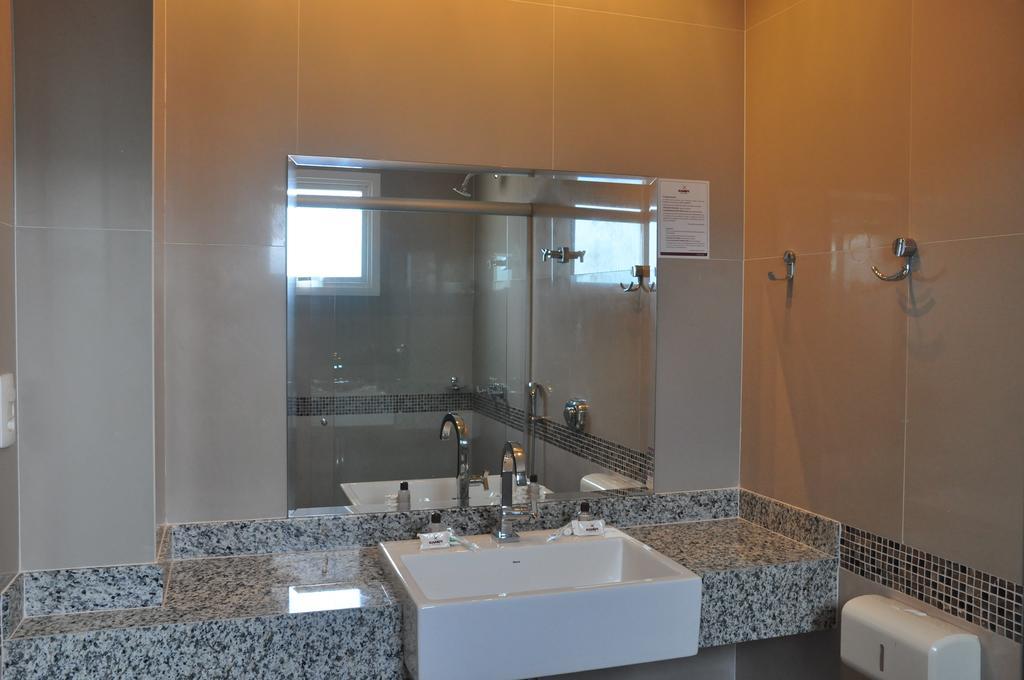 Kamur Plaza Hotel Goianesia Ngoại thất bức ảnh