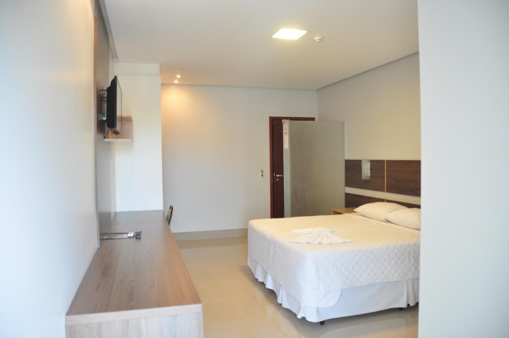 Kamur Plaza Hotel Goianesia Ngoại thất bức ảnh