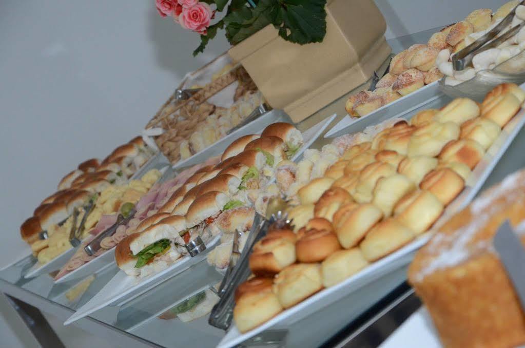 Kamur Plaza Hotel Goianesia Ngoại thất bức ảnh